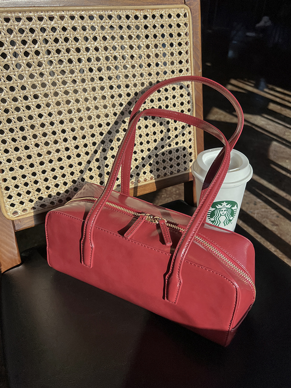 Crack Square Zip-Up Leather Shoulder Bag