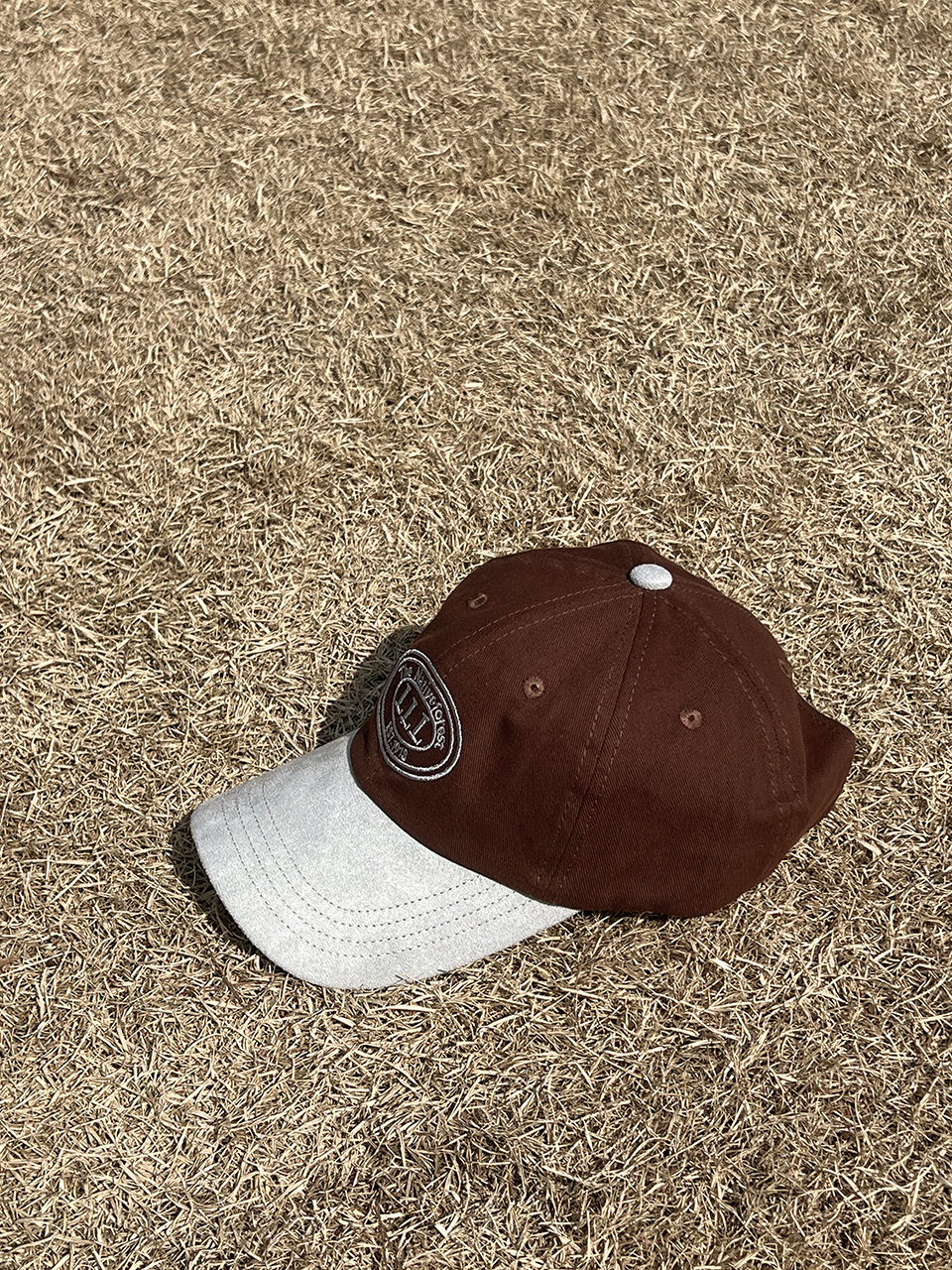 Two-tone vintage stitch cap