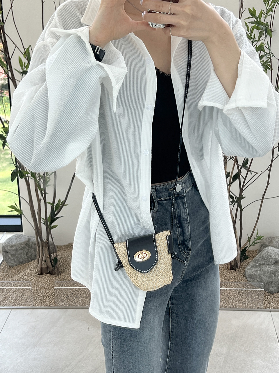 Rattan buckle mini shoulder bag (2 colors)