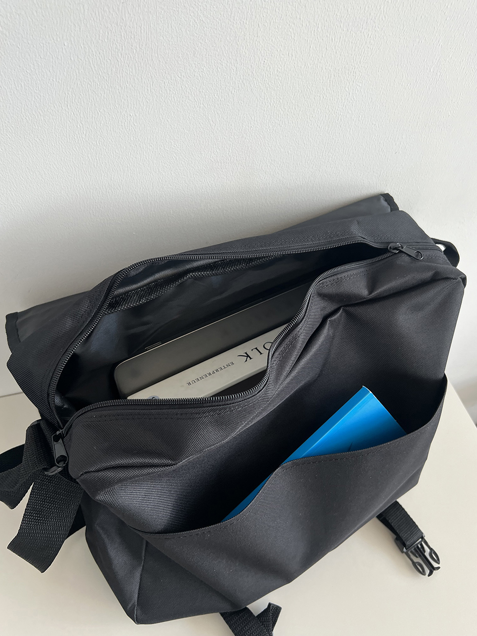 Standard Mash Zipper Cross Shoulder Bag