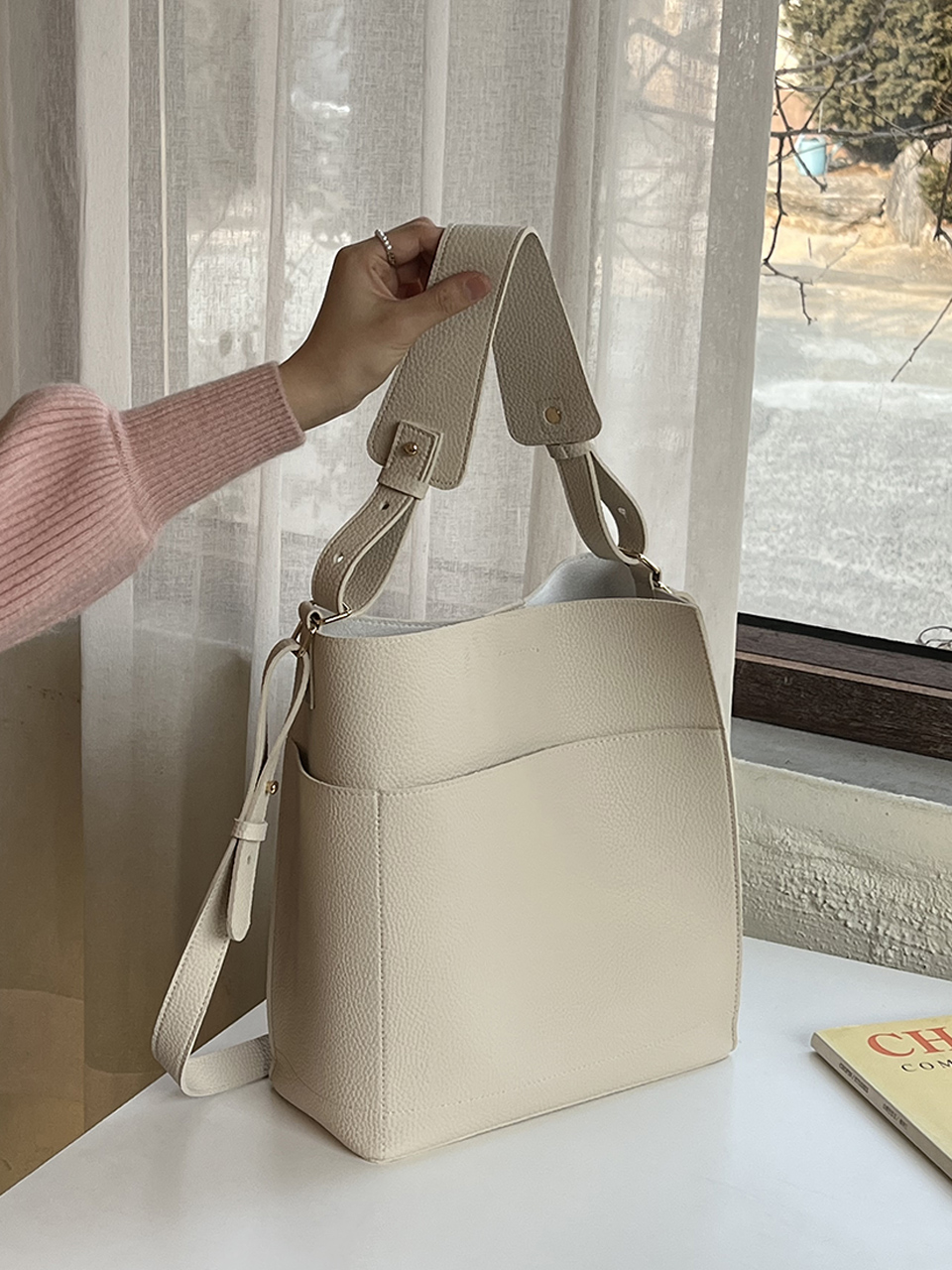 Two-way Big Cross Bucket Bag (7 colors)