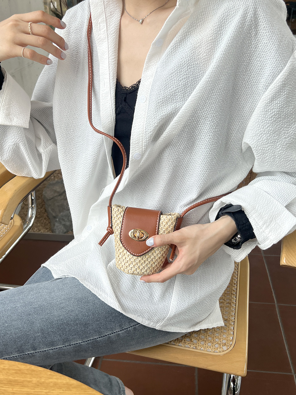 Rattan buckle mini shoulder bag (2 colors)
