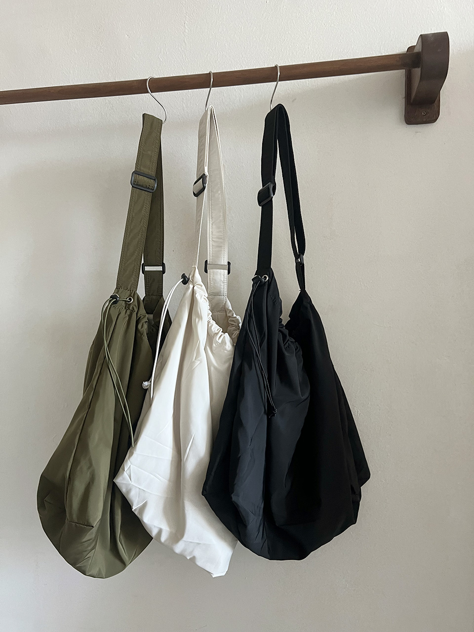 L Nylon Shirring String Big Shoulder Bag