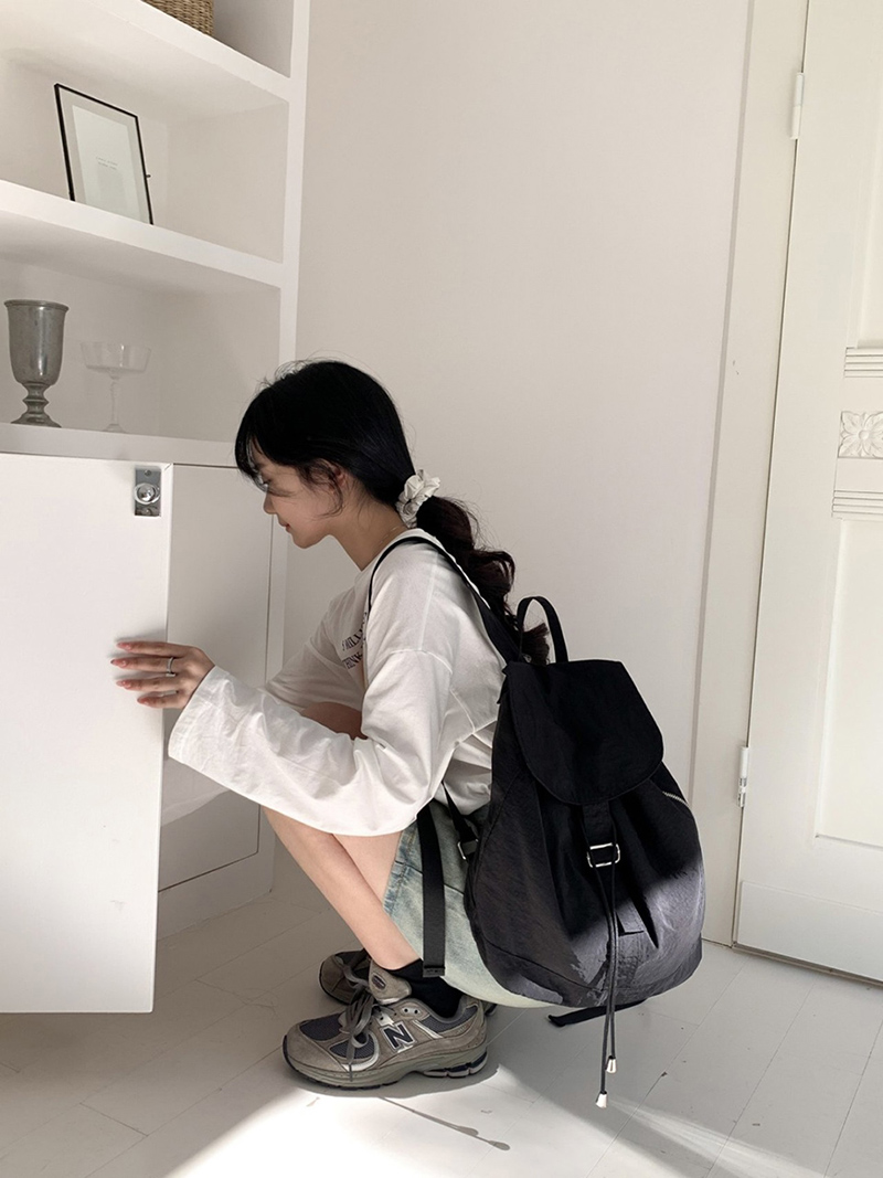 Buckle side zip-up nylon backpack (4 colors)