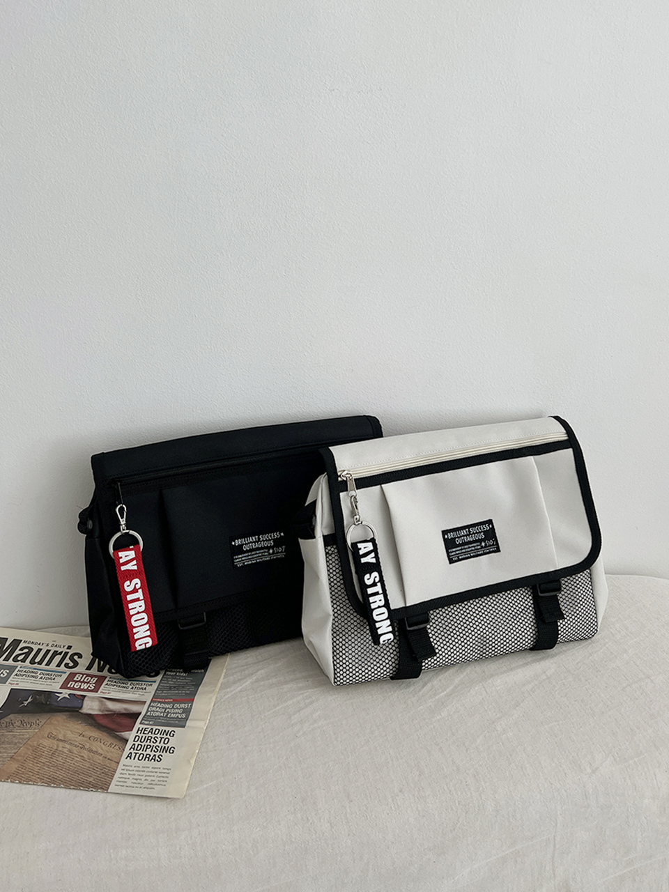 Mesh zip-up pocket cross messenger bag