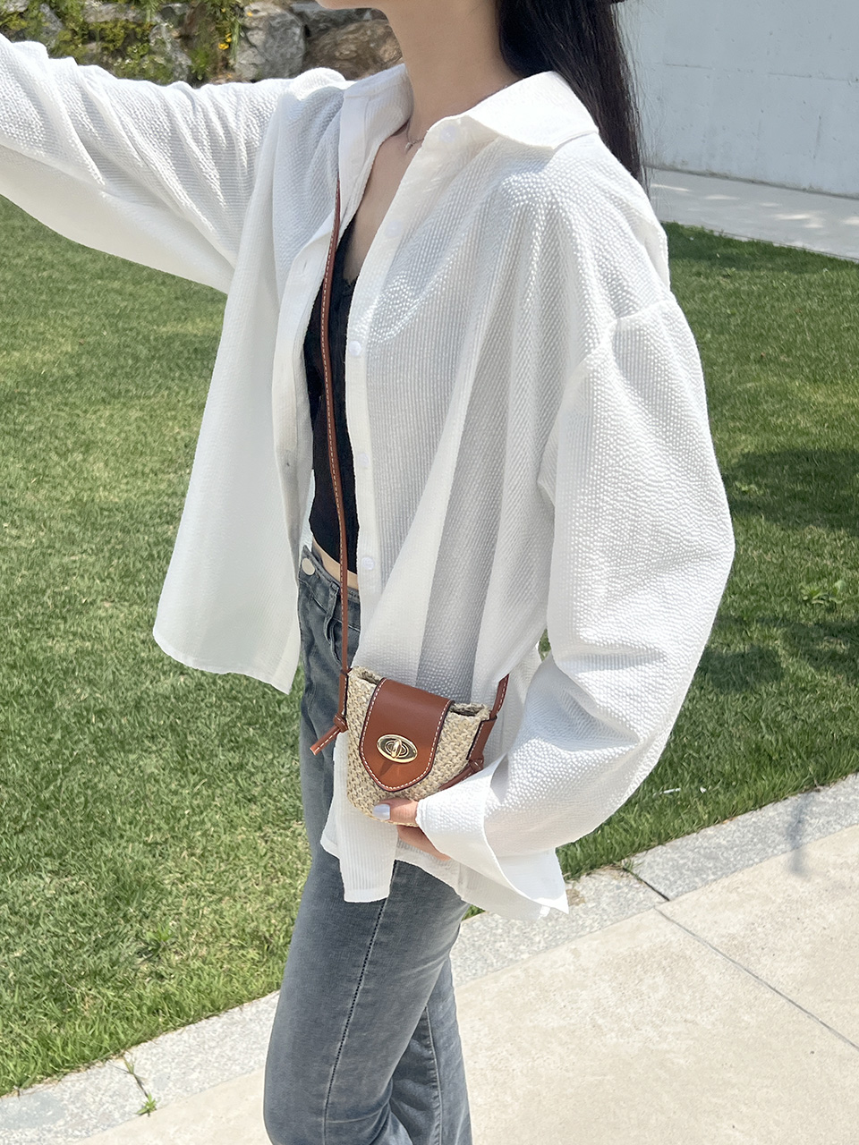 Rattan buckle mini shoulder bag (2 colors)