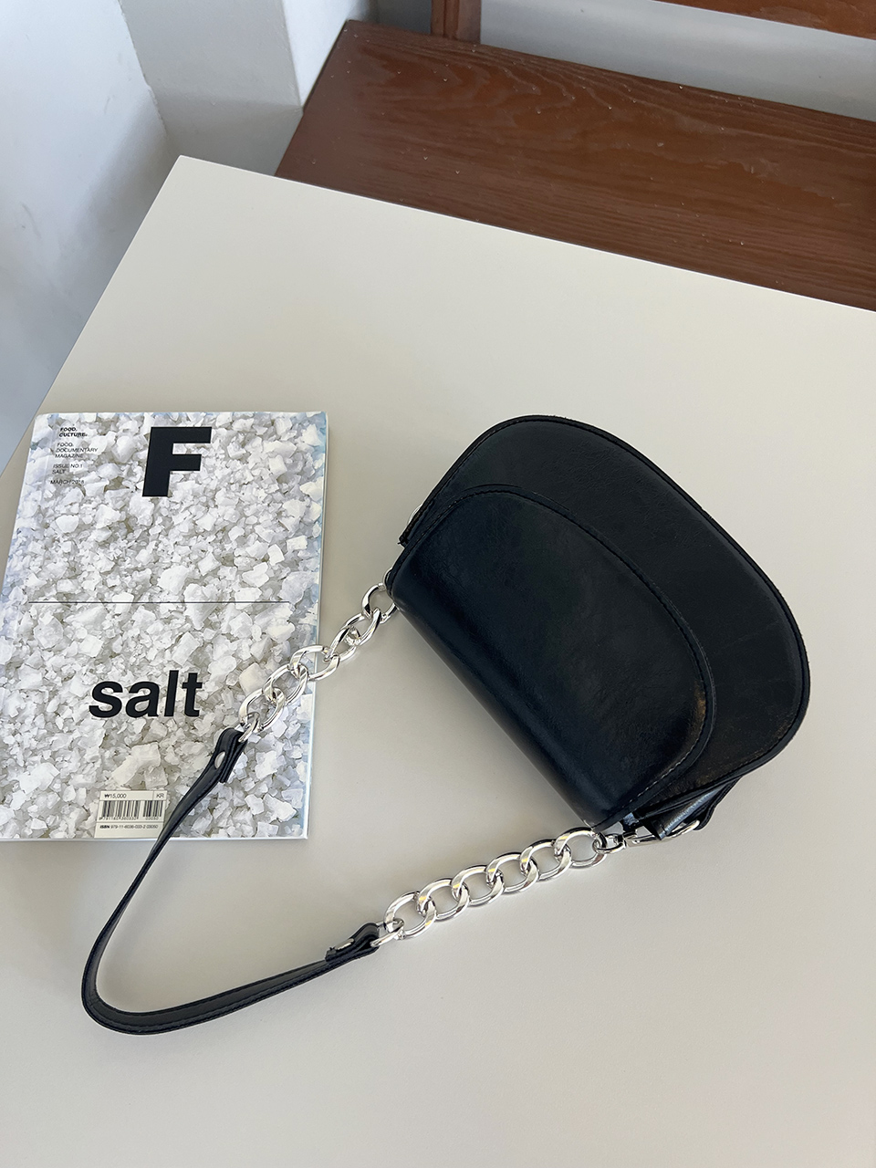Cracked Leather Chain Mini Shoulder Bag
