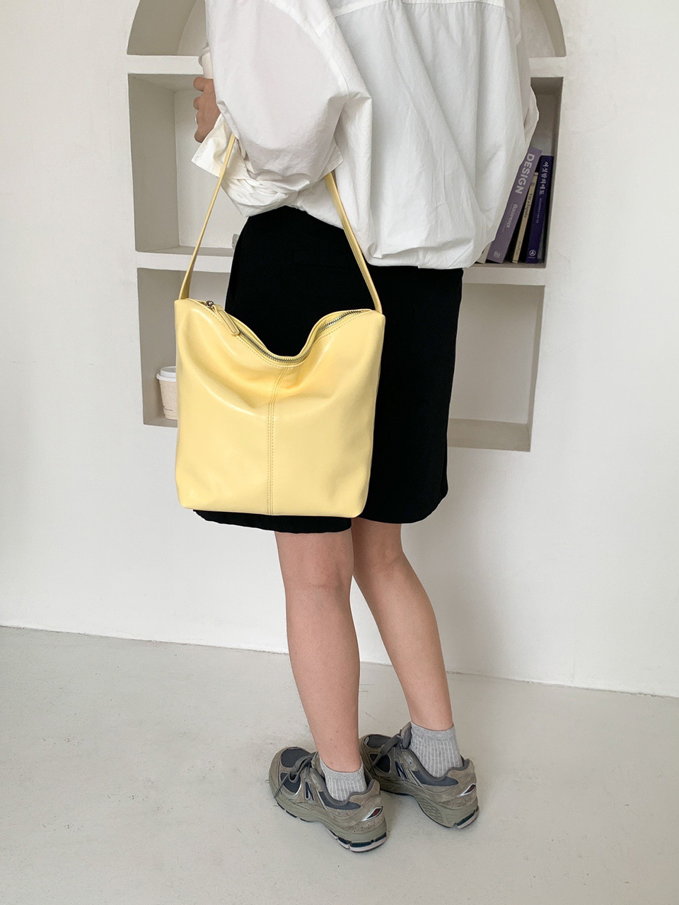 Glossy wrinkle leather shoulder bag (4 colors)