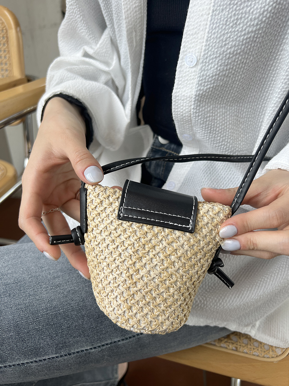 Rattan buckle mini shoulder bag (2 colors)
