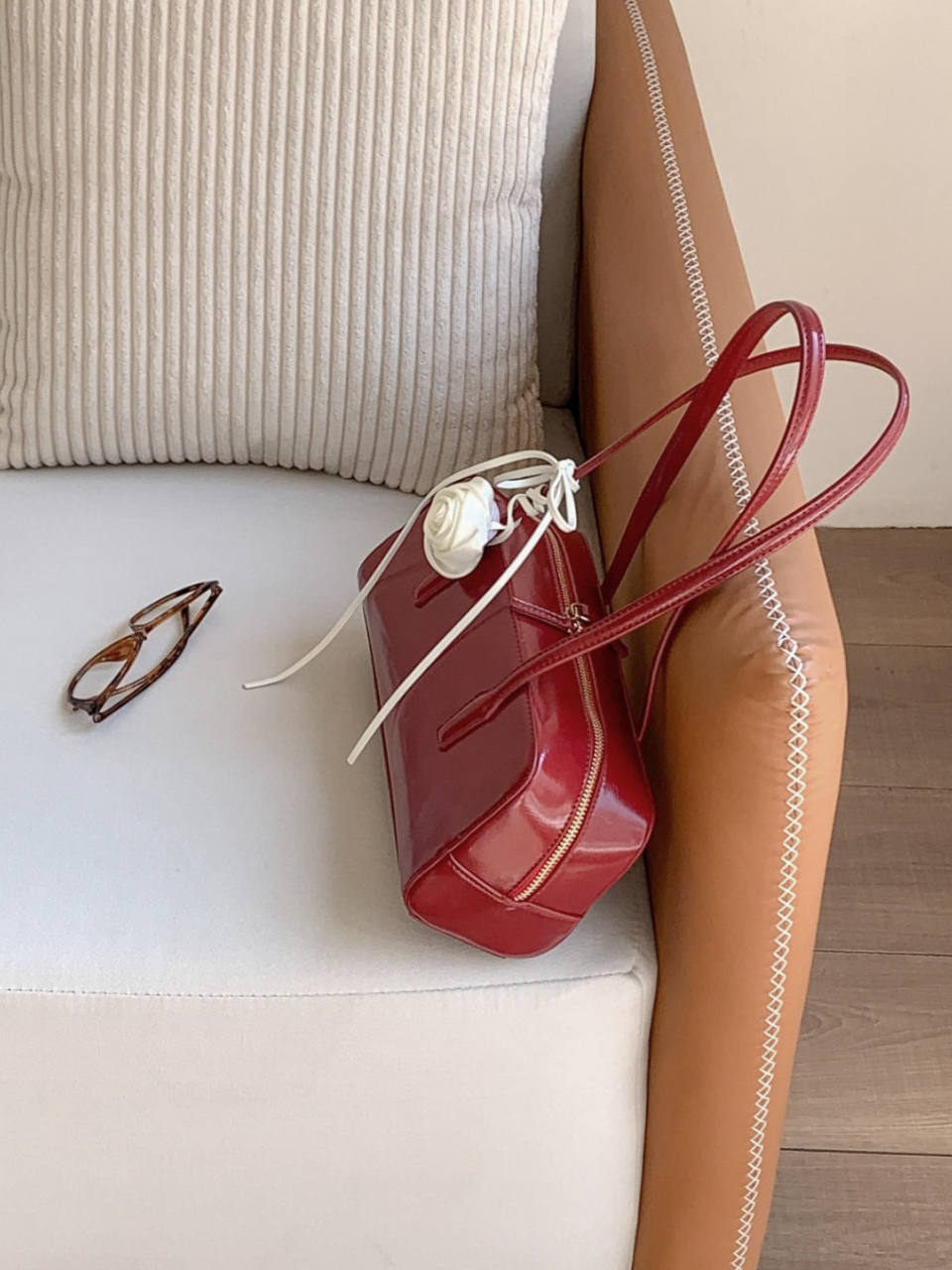 Crack Square Zip-Up Leather Shoulder Bag