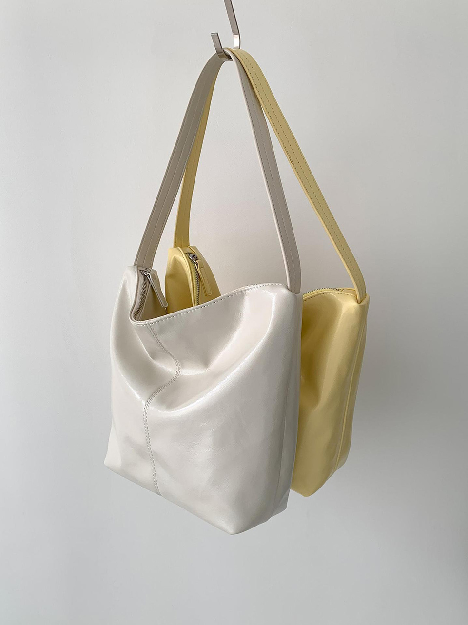Glossy wrinkle leather shoulder bag (4 colors)