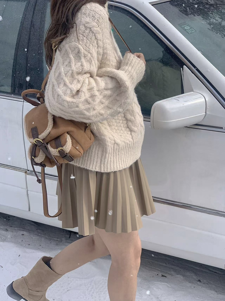 Suede pocket sheepskin bucket bag/mini backpack