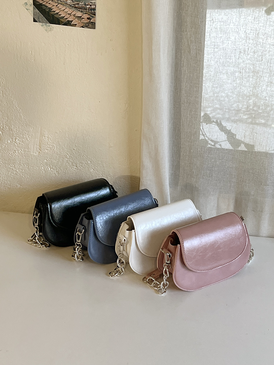 Cracked Leather Chain Mini Shoulder Bag