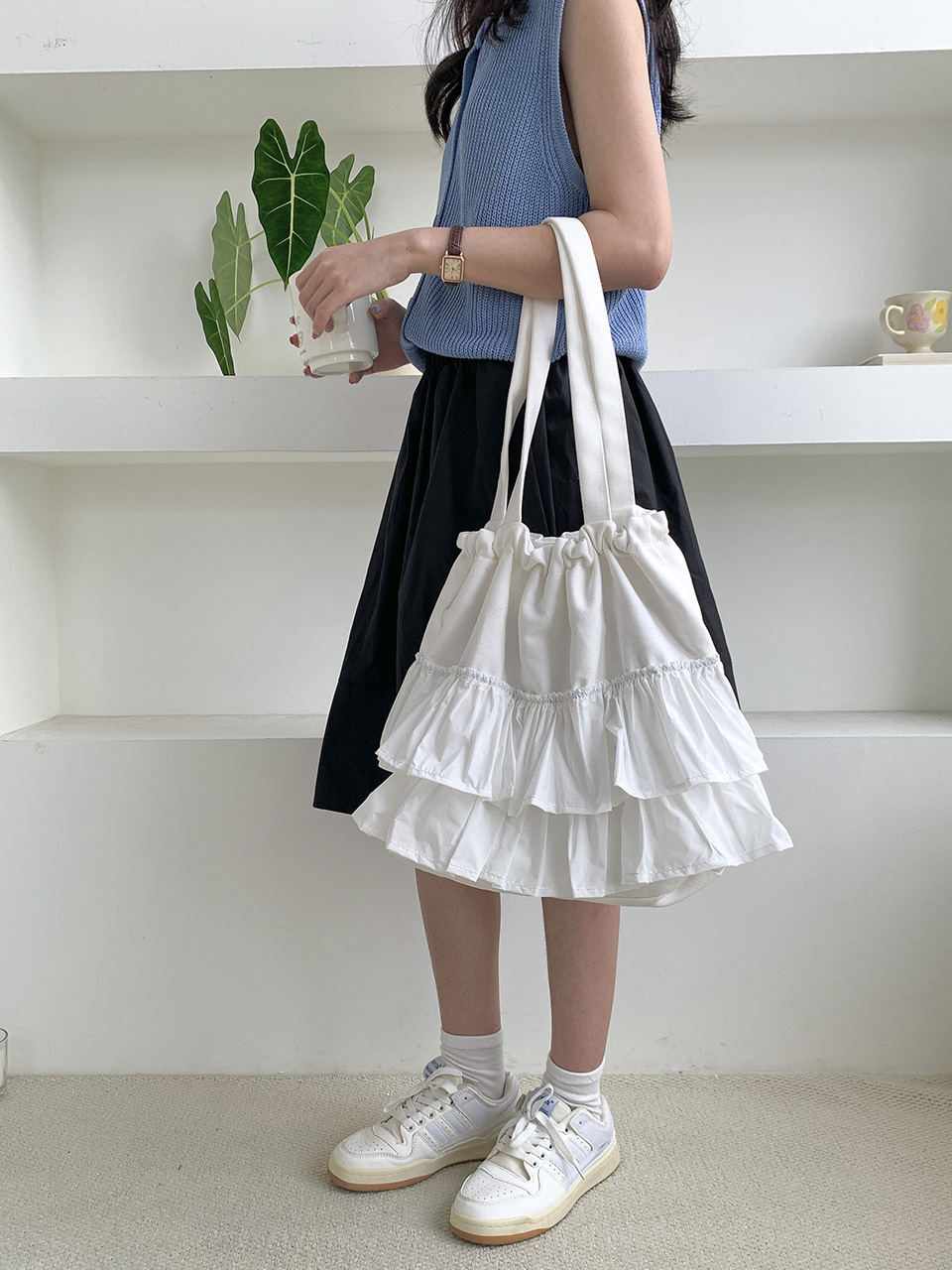 Tiered ruffle shoulder bag