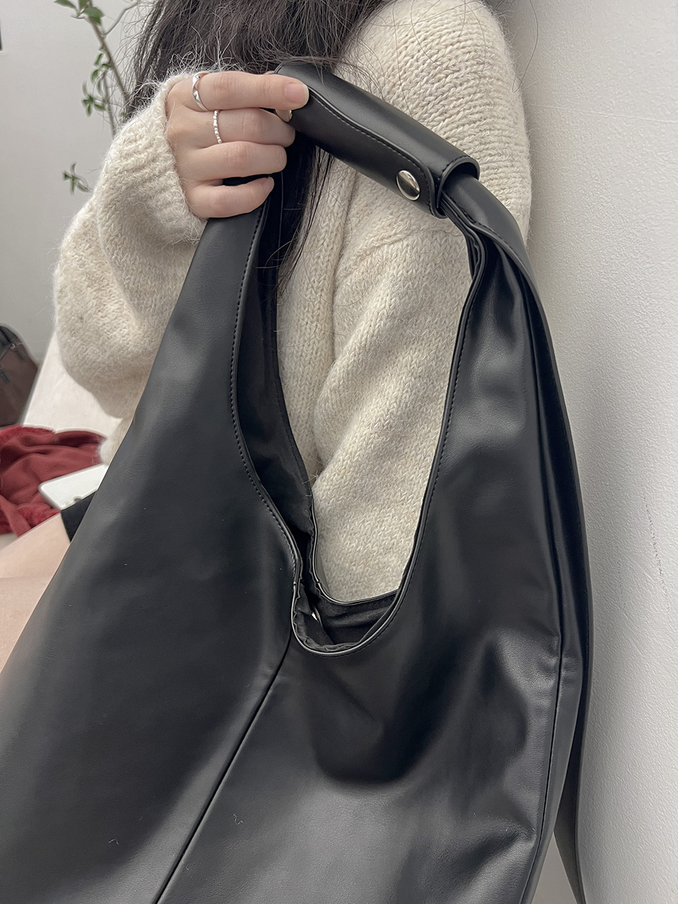 Leather snap shoulder bag
