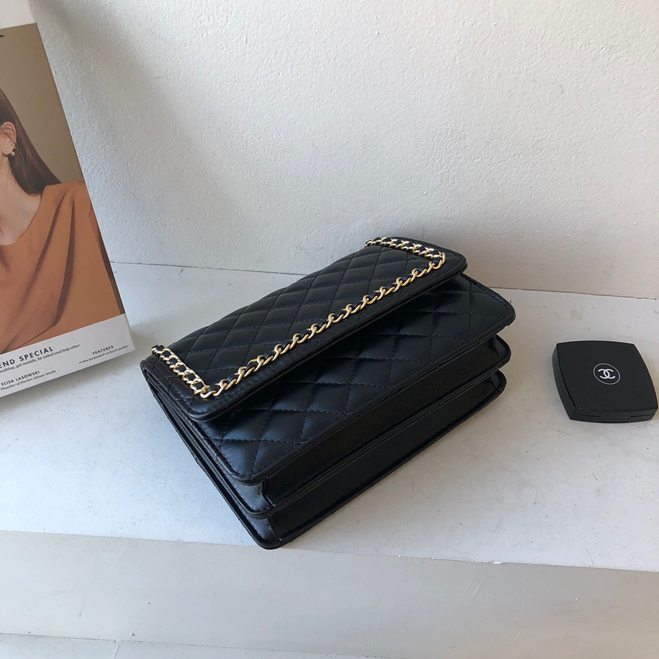 Quilted Square Chain Bag
