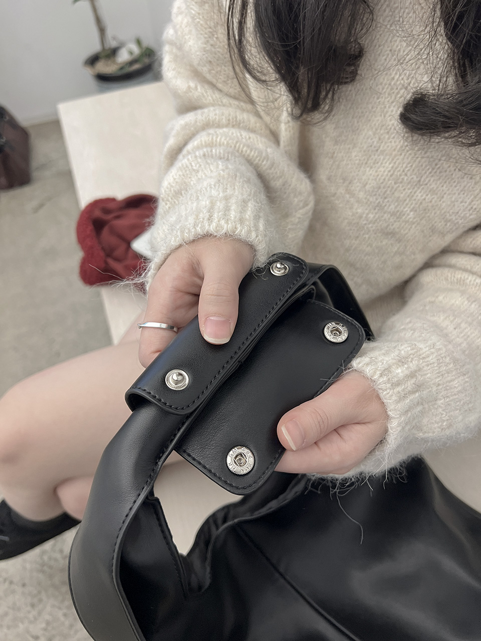 Leather snap shoulder bag