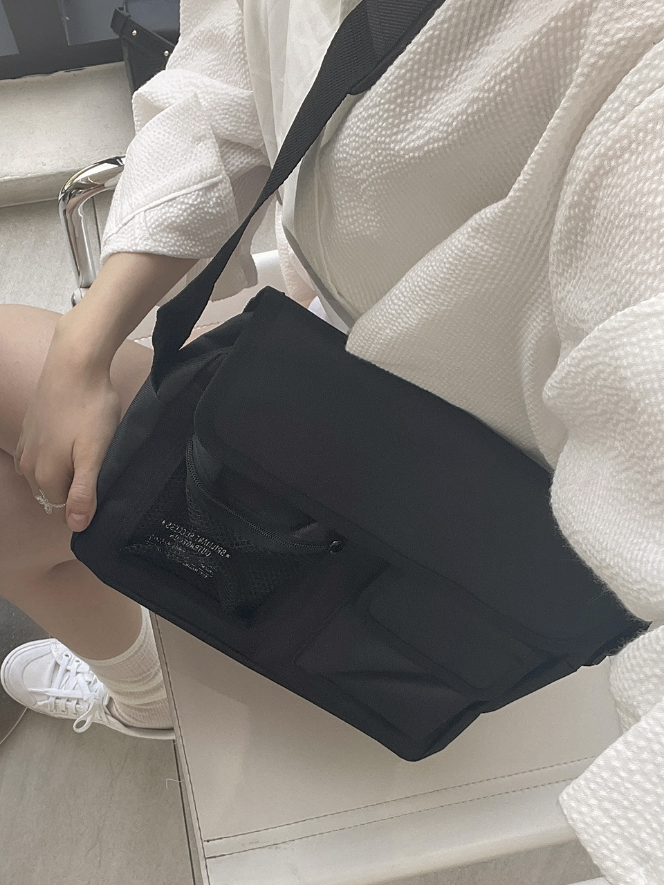 Canvas Mesh Zip-Up Pocket Messenger Bag