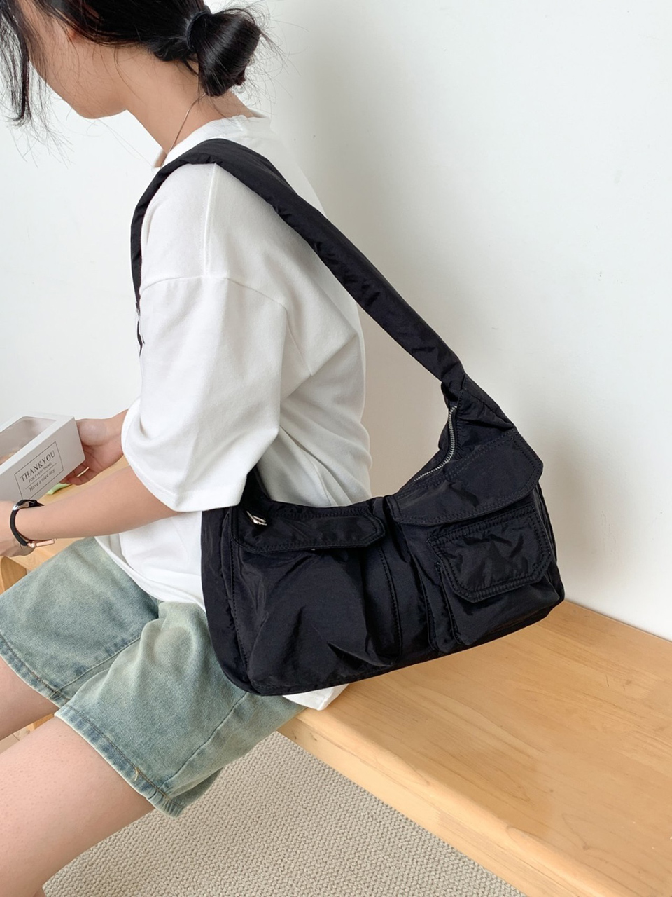 Nylon pocket zip-up shoulder bag (4 colors)