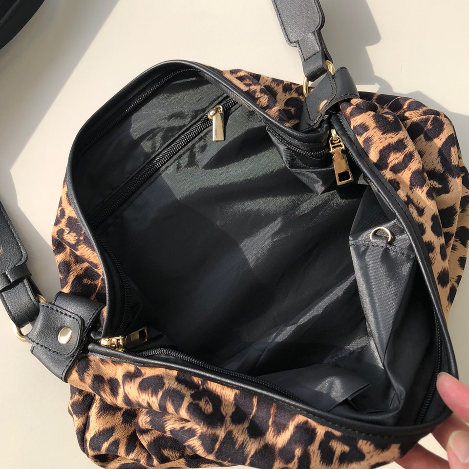 Leopard print zippered big shoulder bag