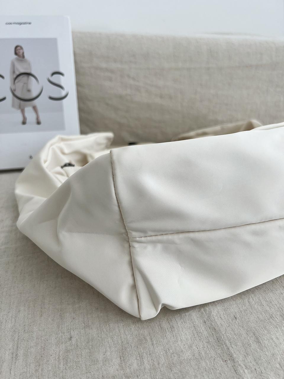 Apes Nylon Zipper Big Shoulder Bag