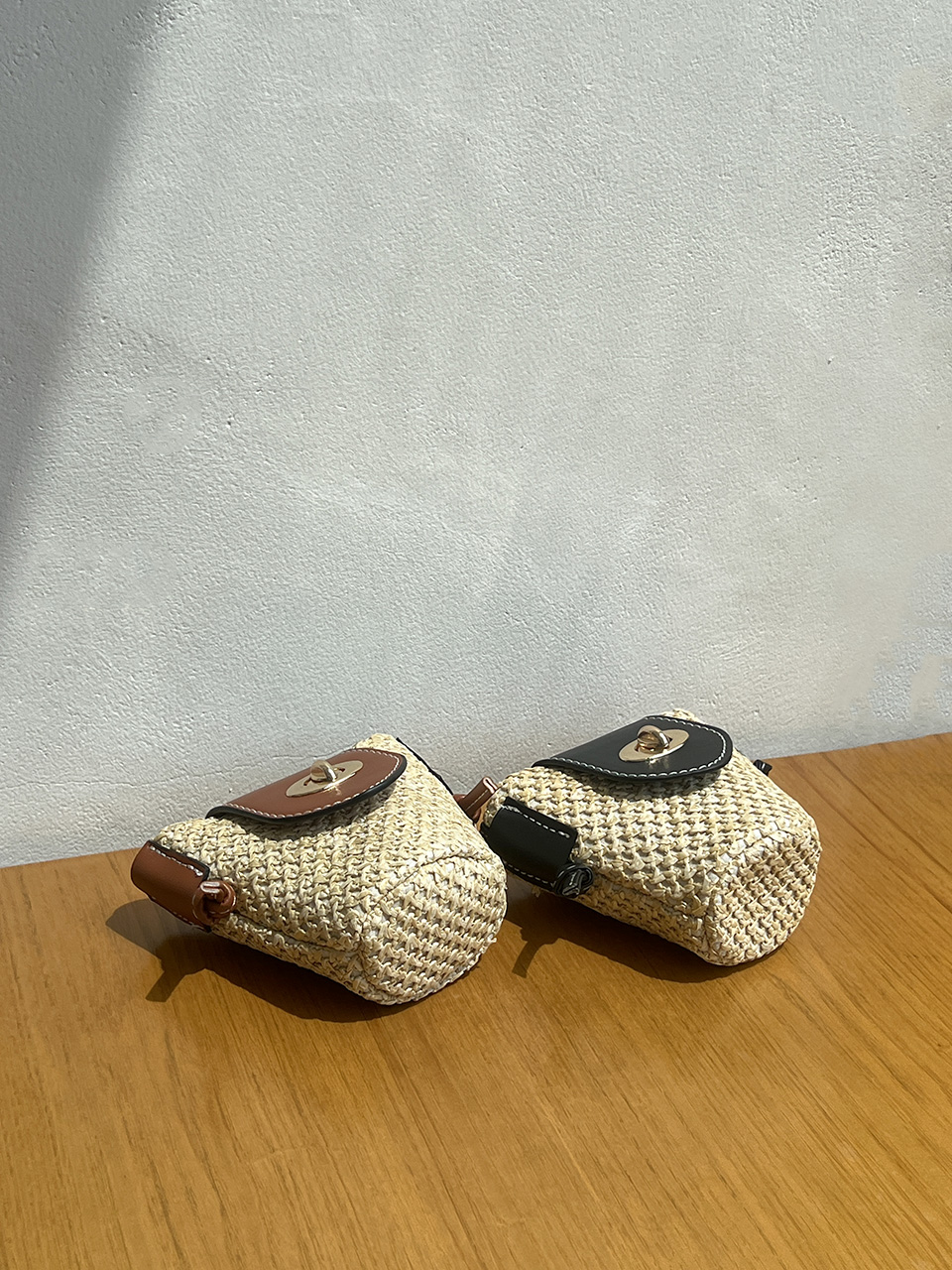 Rattan buckle mini shoulder bag (2 colors)