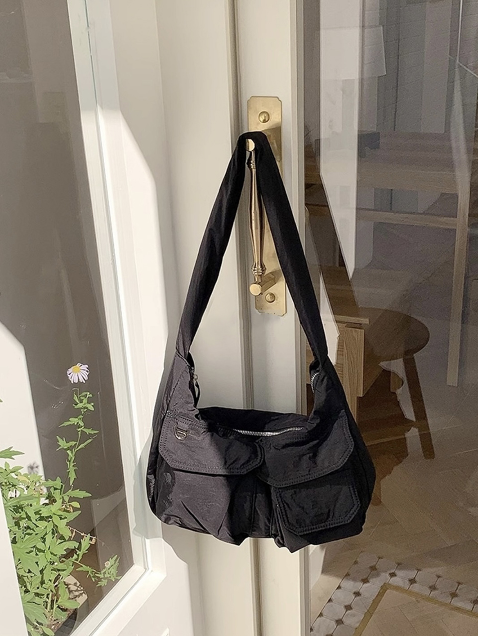 Nylon pocket zip-up shoulder bag (4 colors)