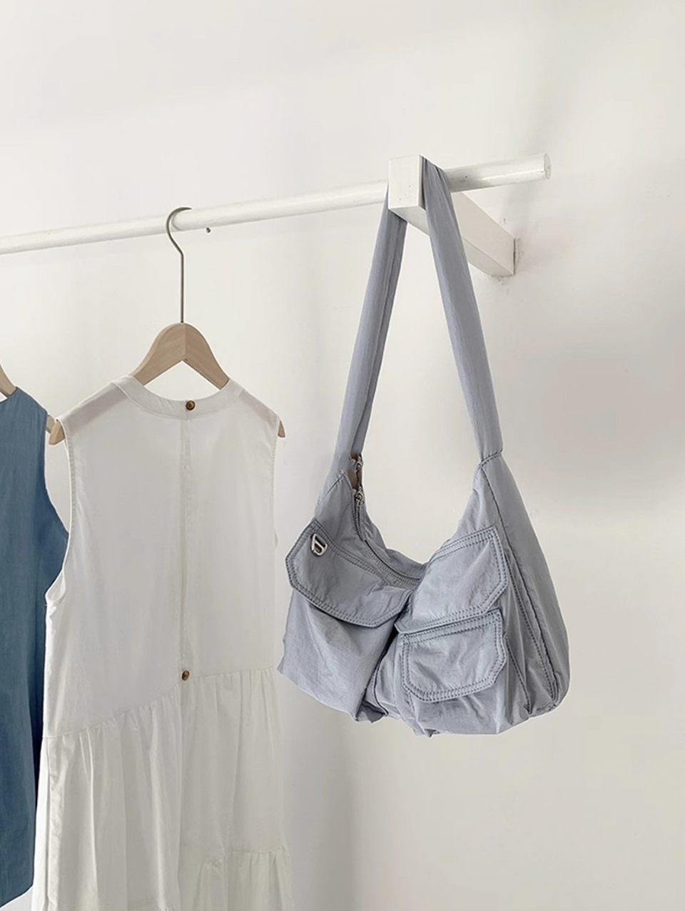 Nylon pocket zip-up shoulder bag (4 colors)