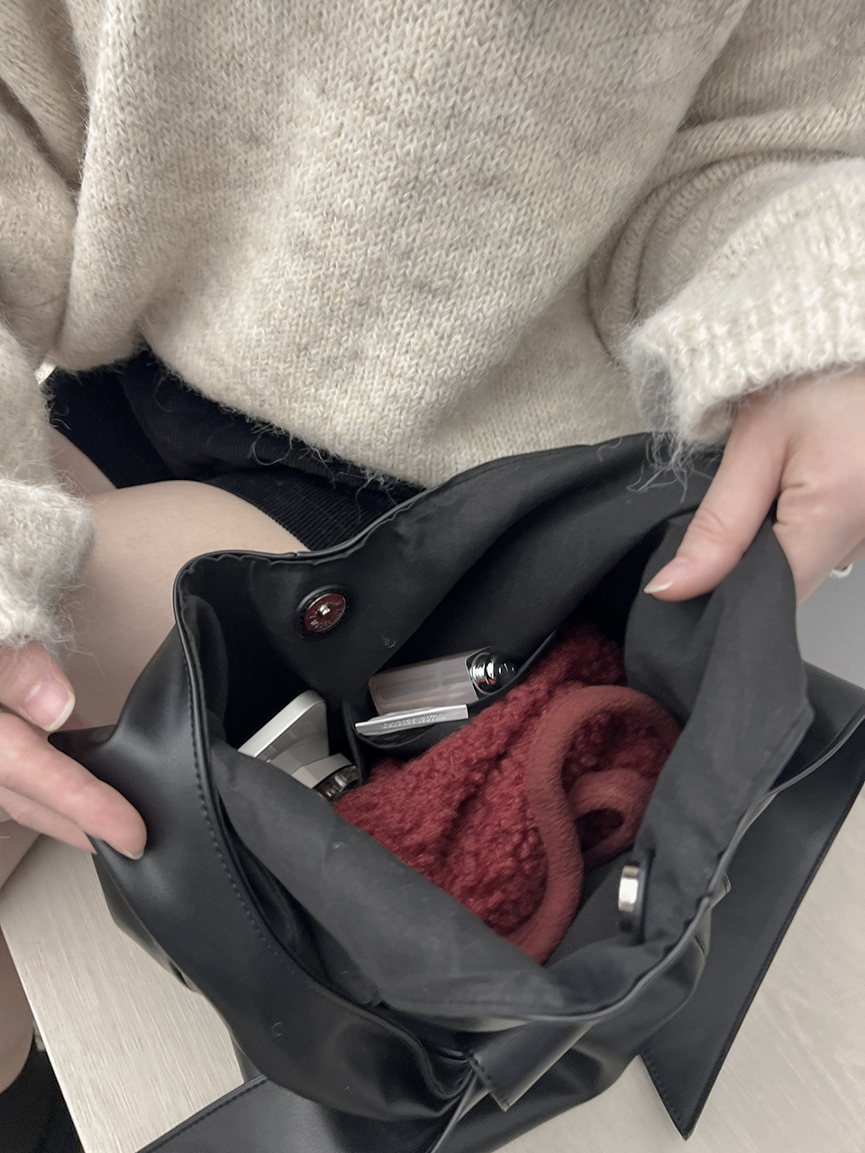 Leather snap shoulder bag