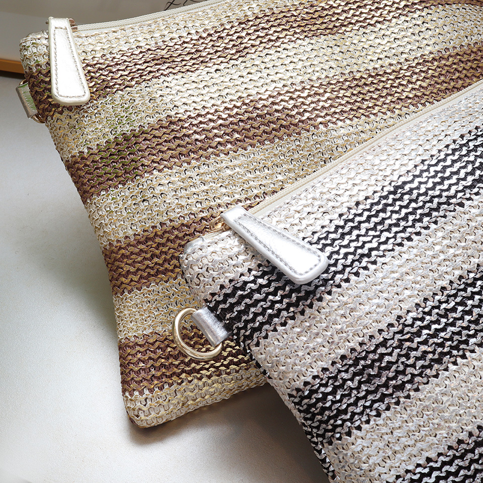 Silver striped rattan zipper cross clutch bag