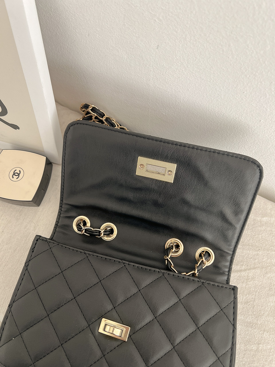 Classic buckle quilted mini chain shoulder bag