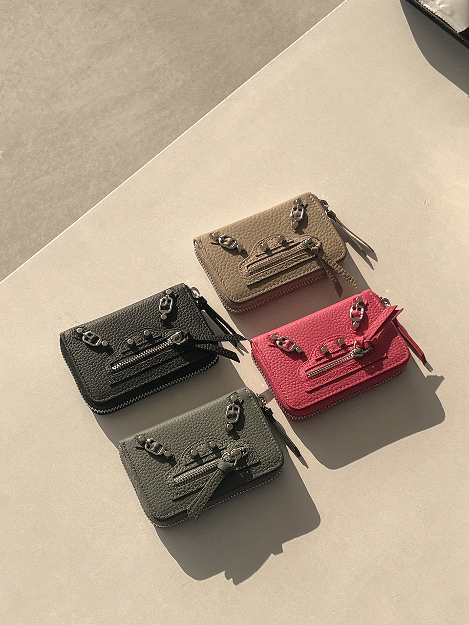Zip-up coin case wallet