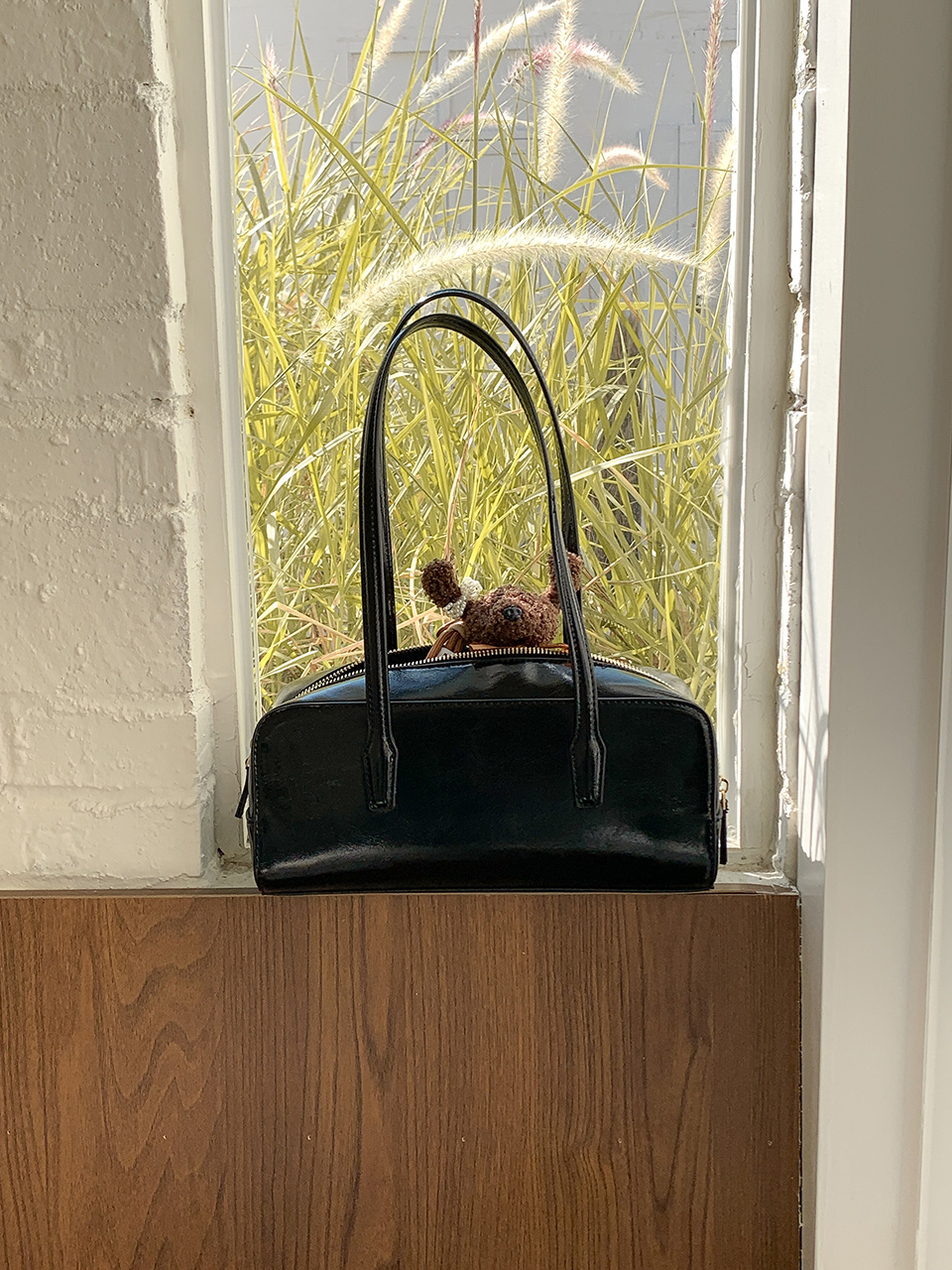 Crack Square Zip-Up Leather Shoulder Bag