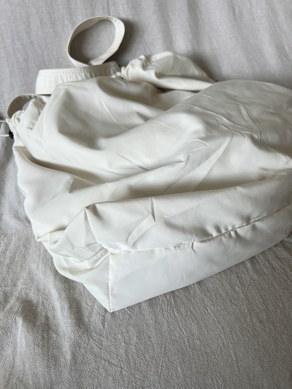 L Nylon Shirring String Big Shoulder Bag