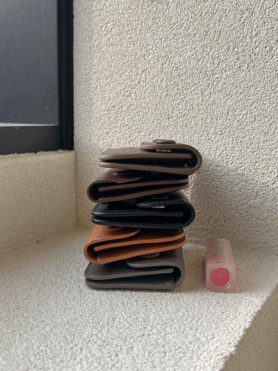 Two-button wallet