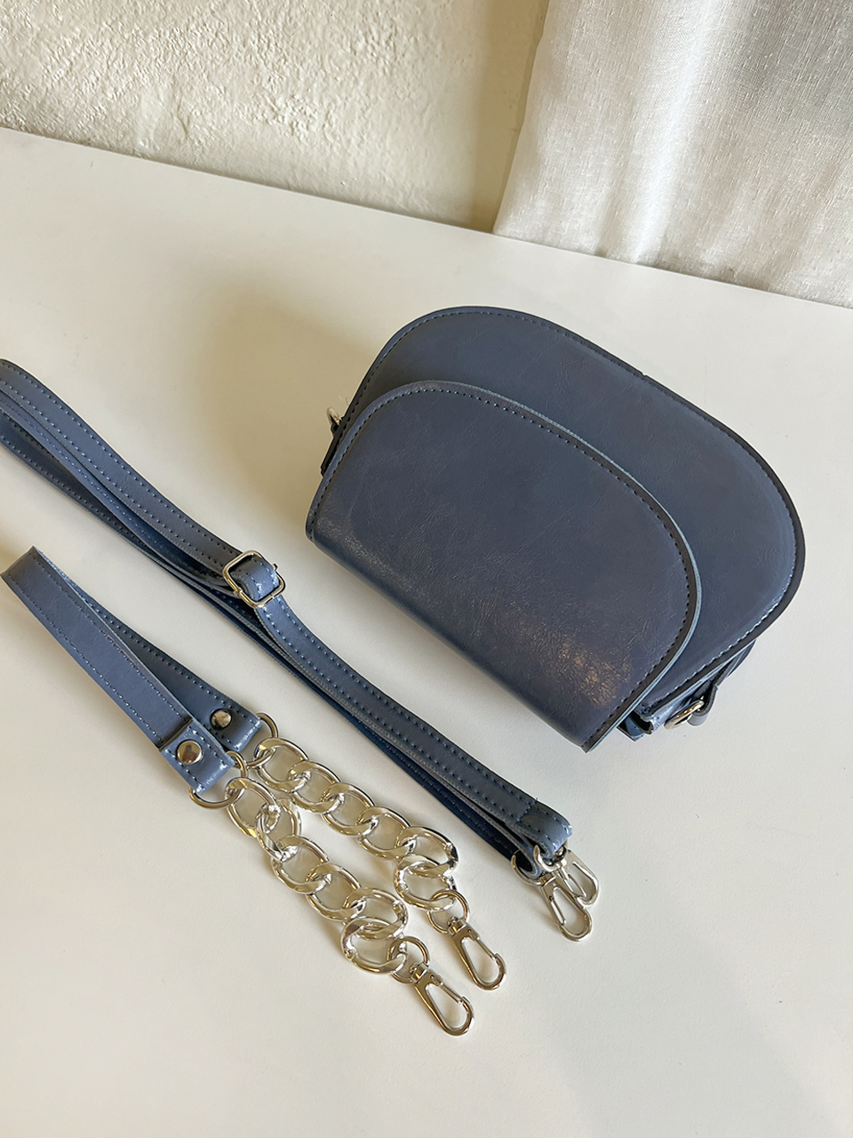 Cracked Leather Chain Mini Shoulder Bag