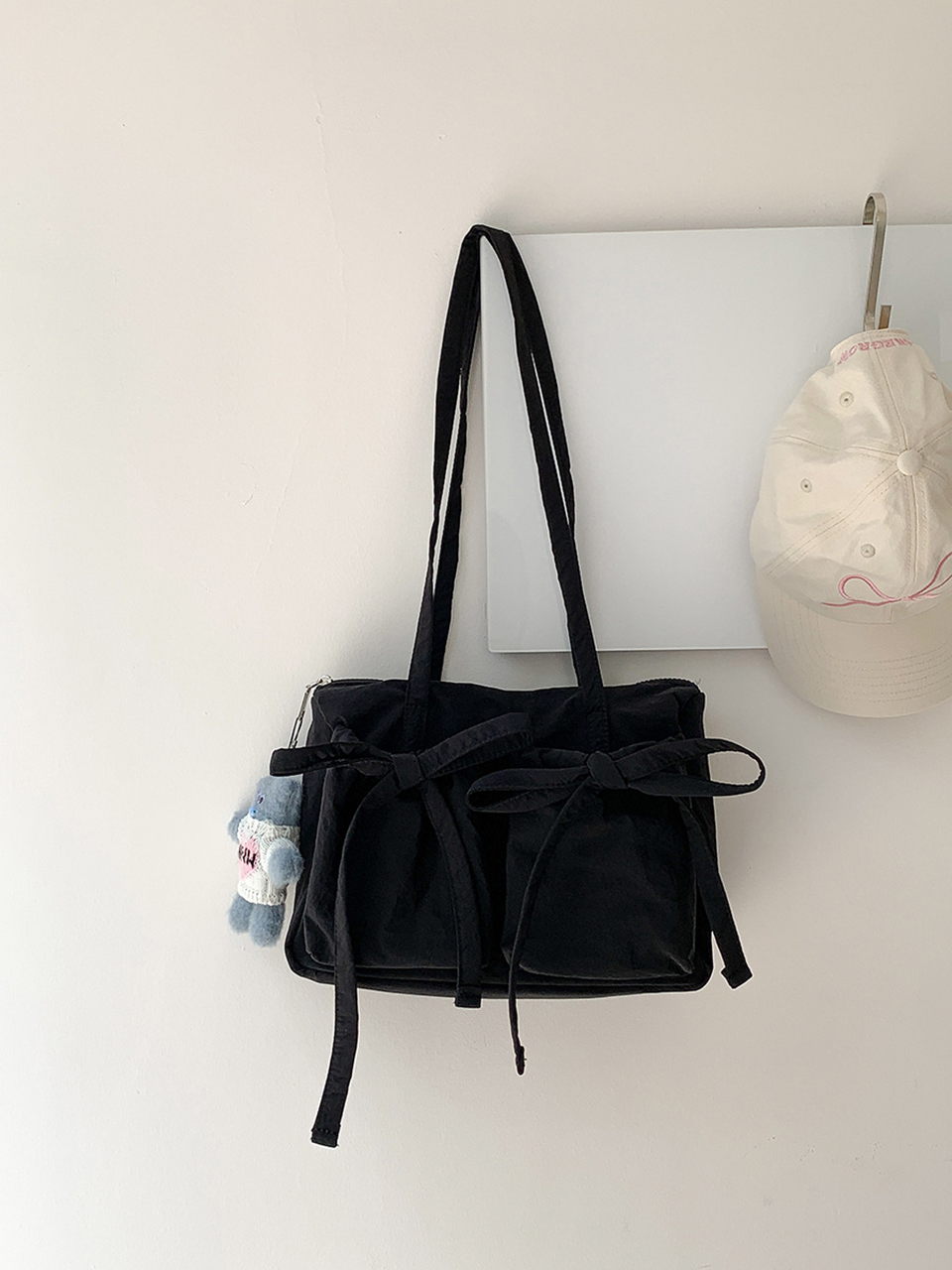 Ribbon Ballet Core Pocket Nylon Shoulder Bag (4 colors)