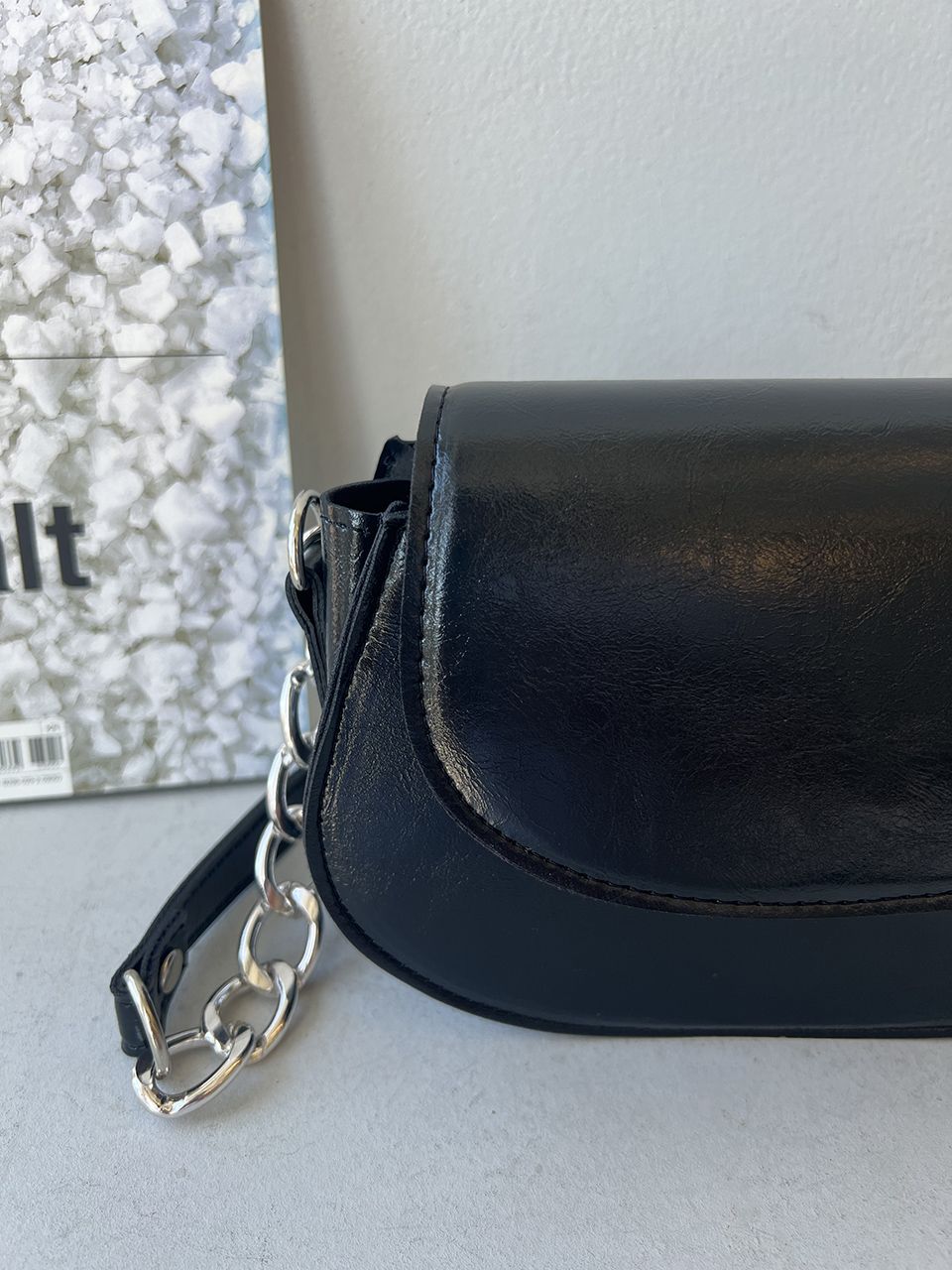 Cracked Leather Chain Mini Shoulder Bag