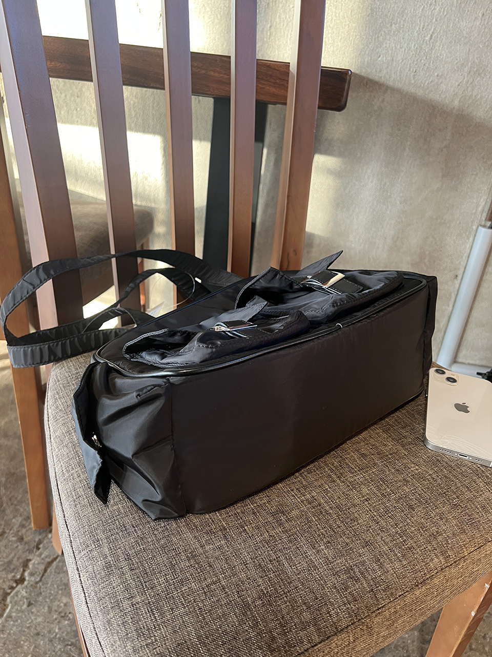 4-Pocket Nylon Shoulder Bag (4 colors)