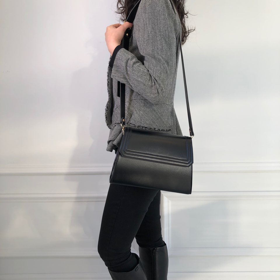 Classic trapezoid stitch cross bag (4 colors)