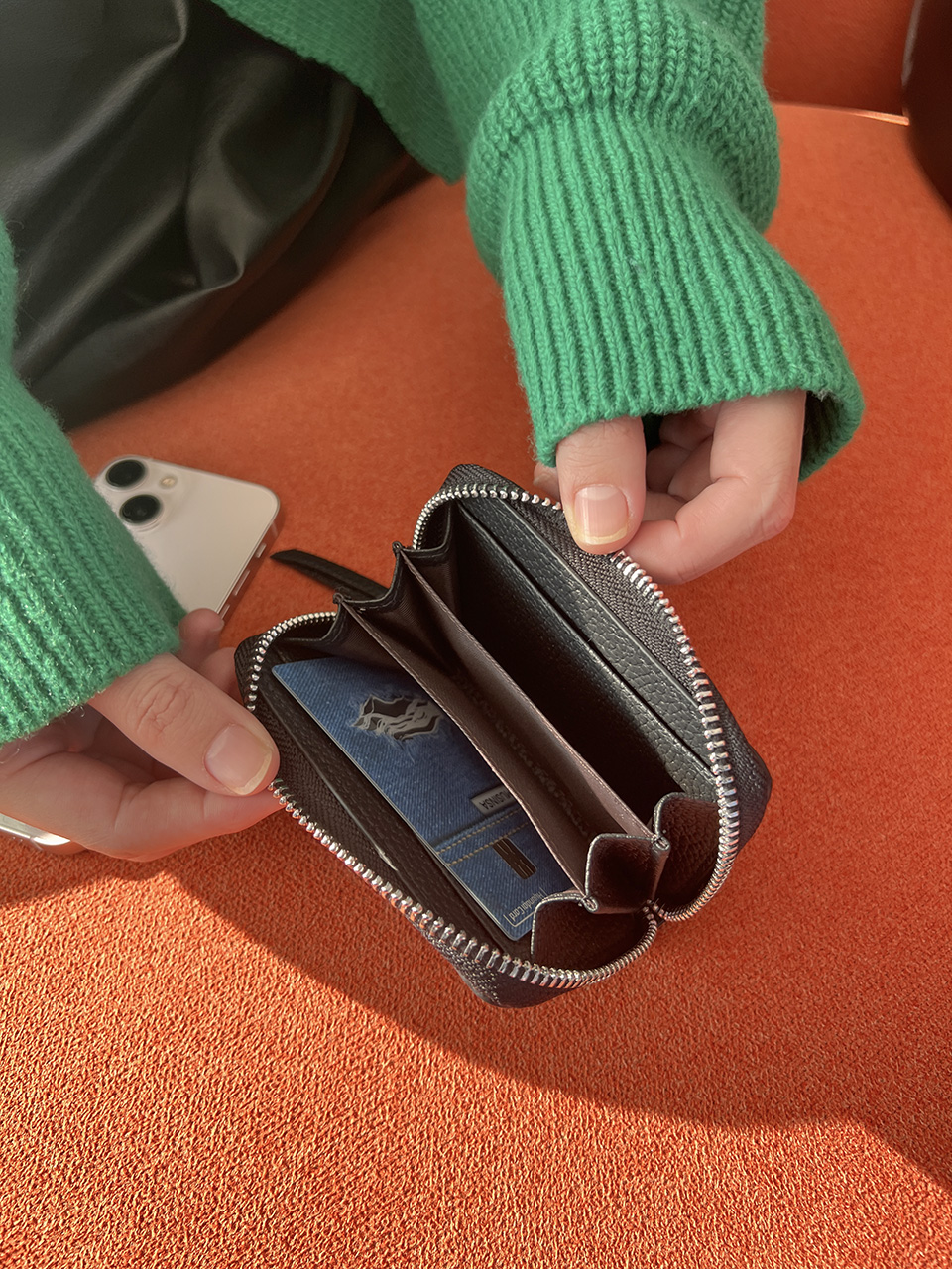 Zip-up coin case wallet
