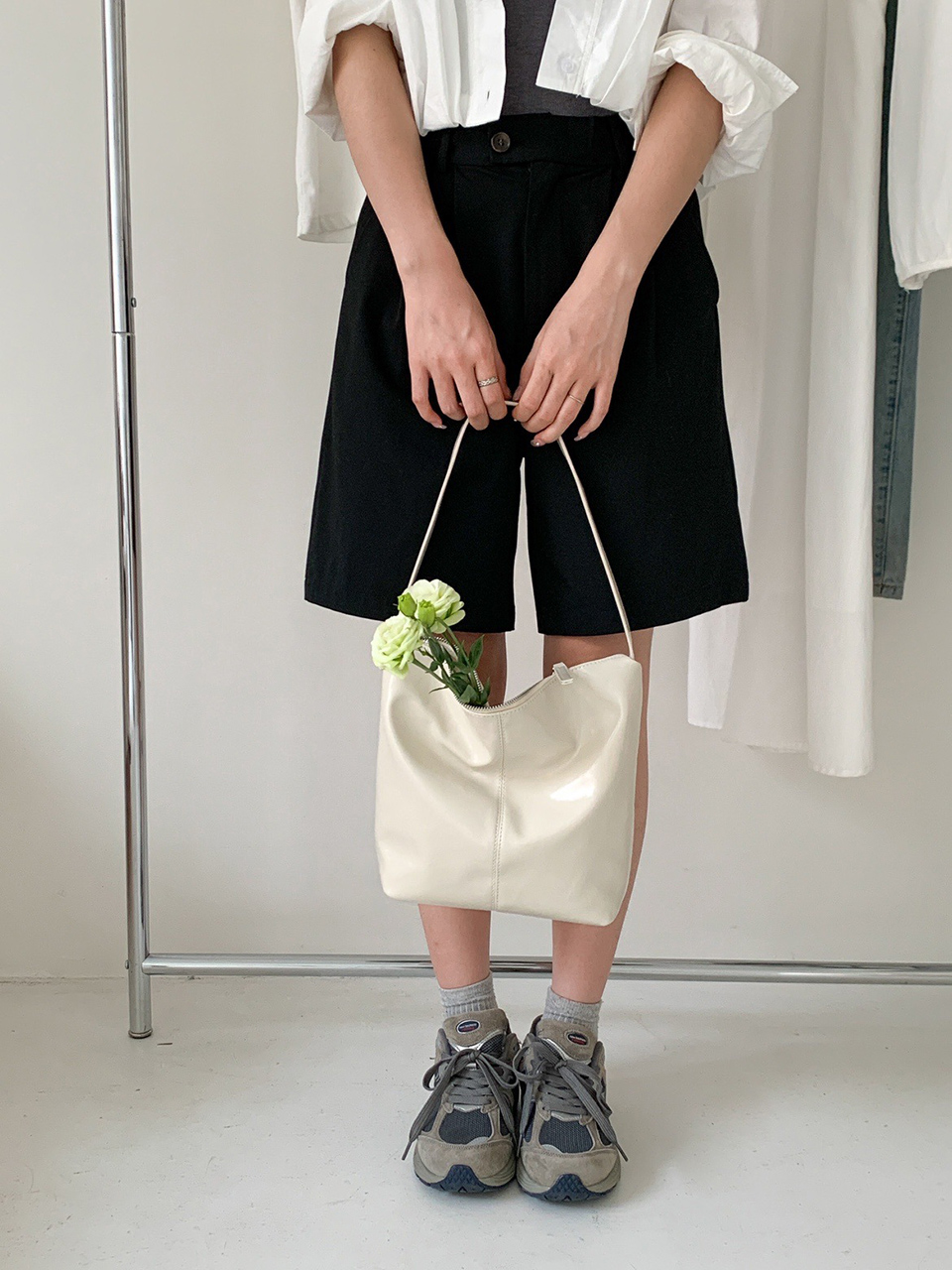 Glossy wrinkle leather shoulder bag (4 colors)