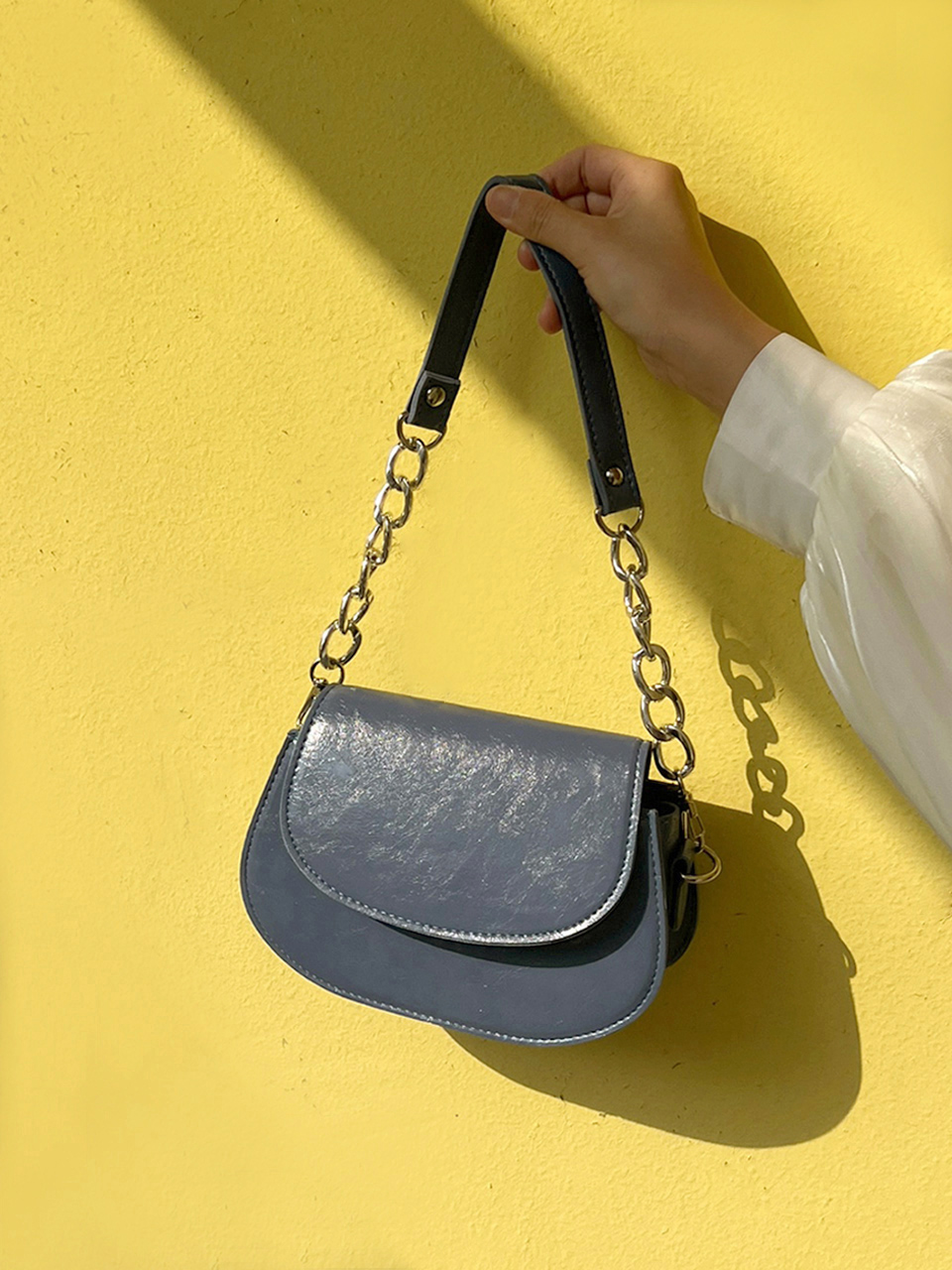 Cracked Leather Chain Mini Shoulder Bag