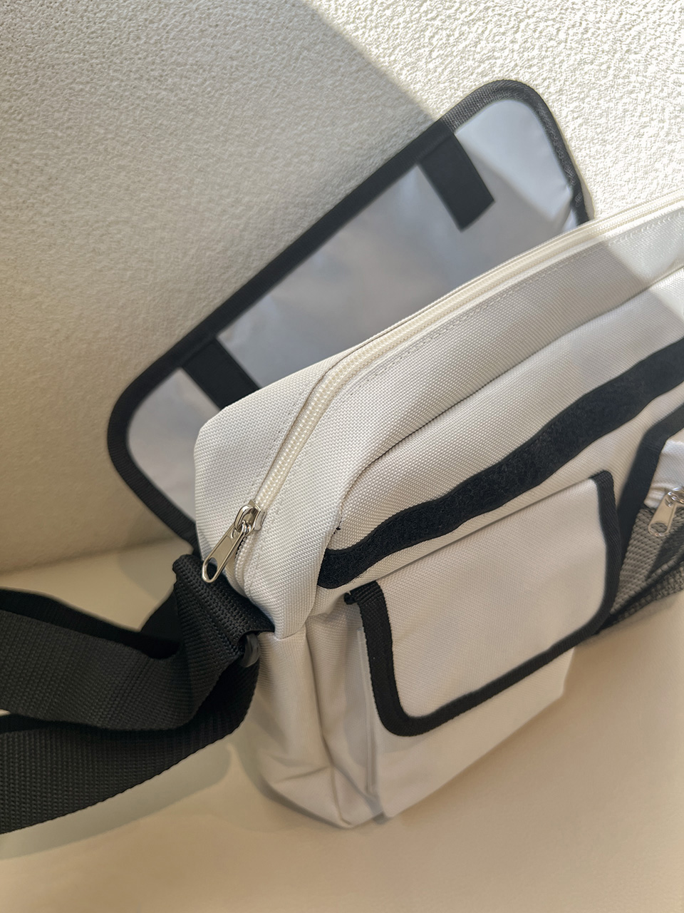 Canvas Mesh Zip-Up Pocket Messenger Bag