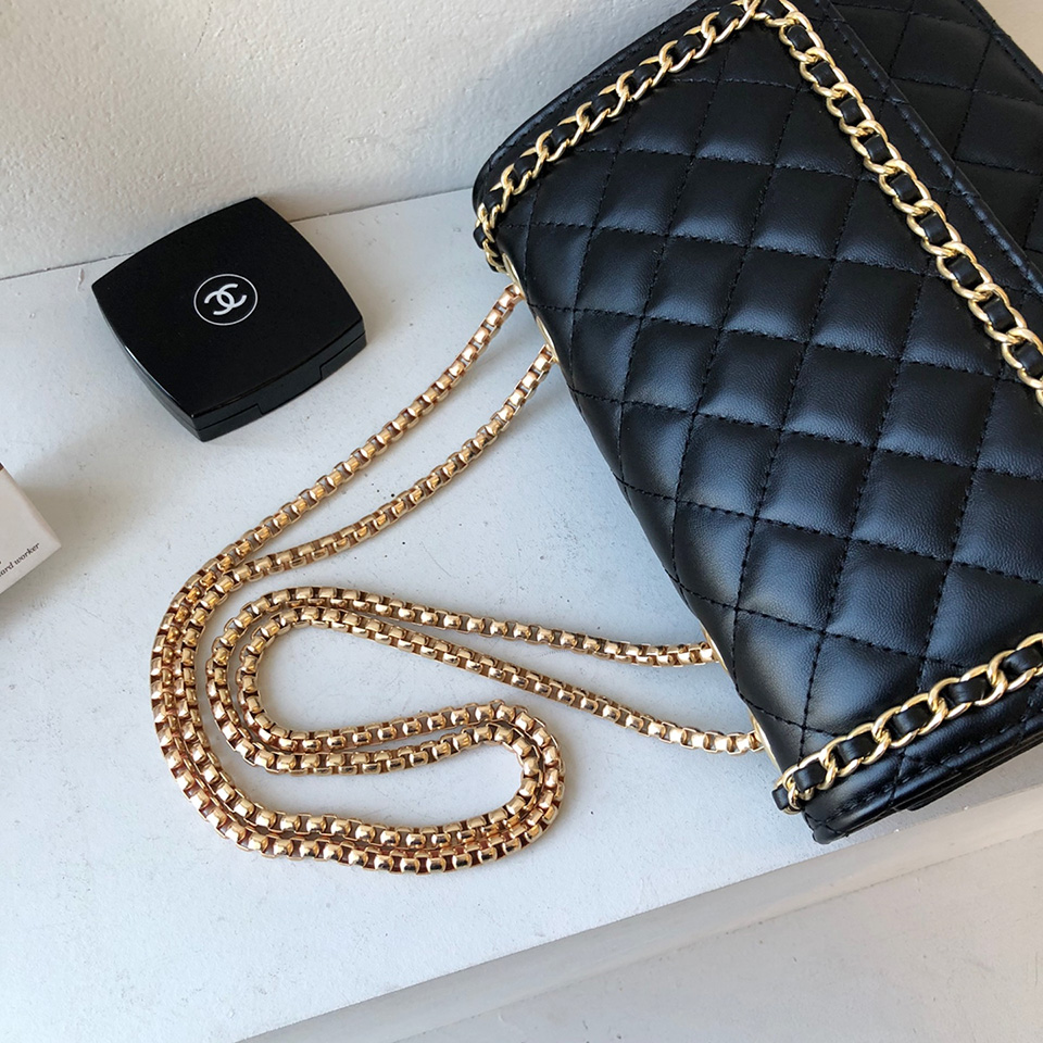 Quilted Square Chain Bag