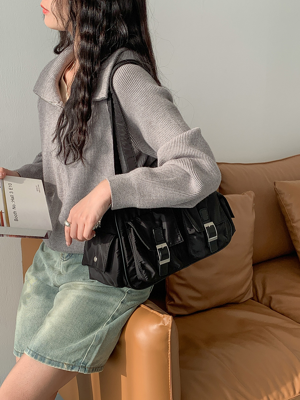 4-Pocket Nylon Shoulder Bag (4 colors)