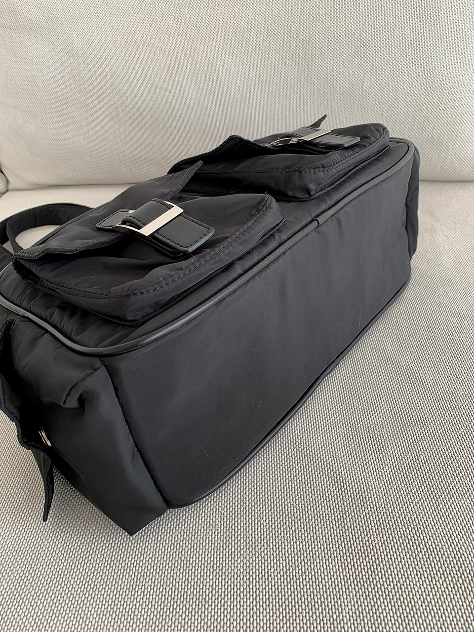 4-Pocket Nylon Shoulder Bag (4 colors)