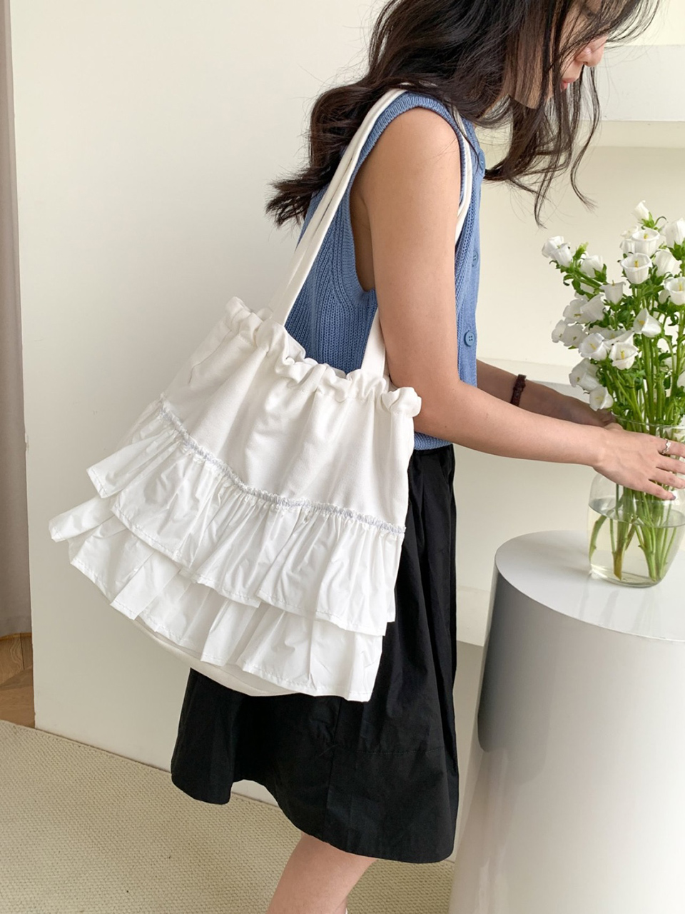 Tiered ruffle shoulder bag