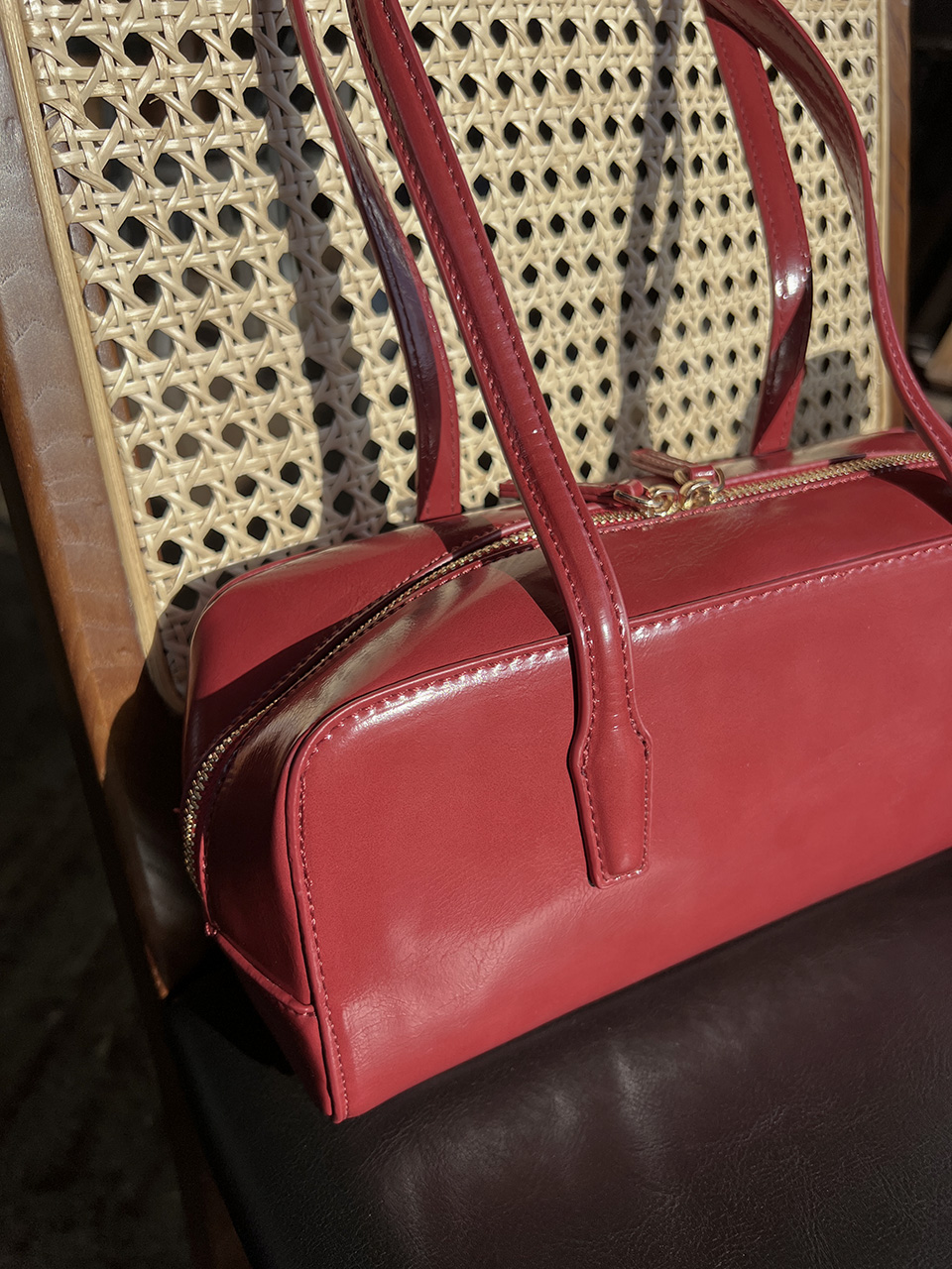 Crack Square Zip-Up Leather Shoulder Bag
