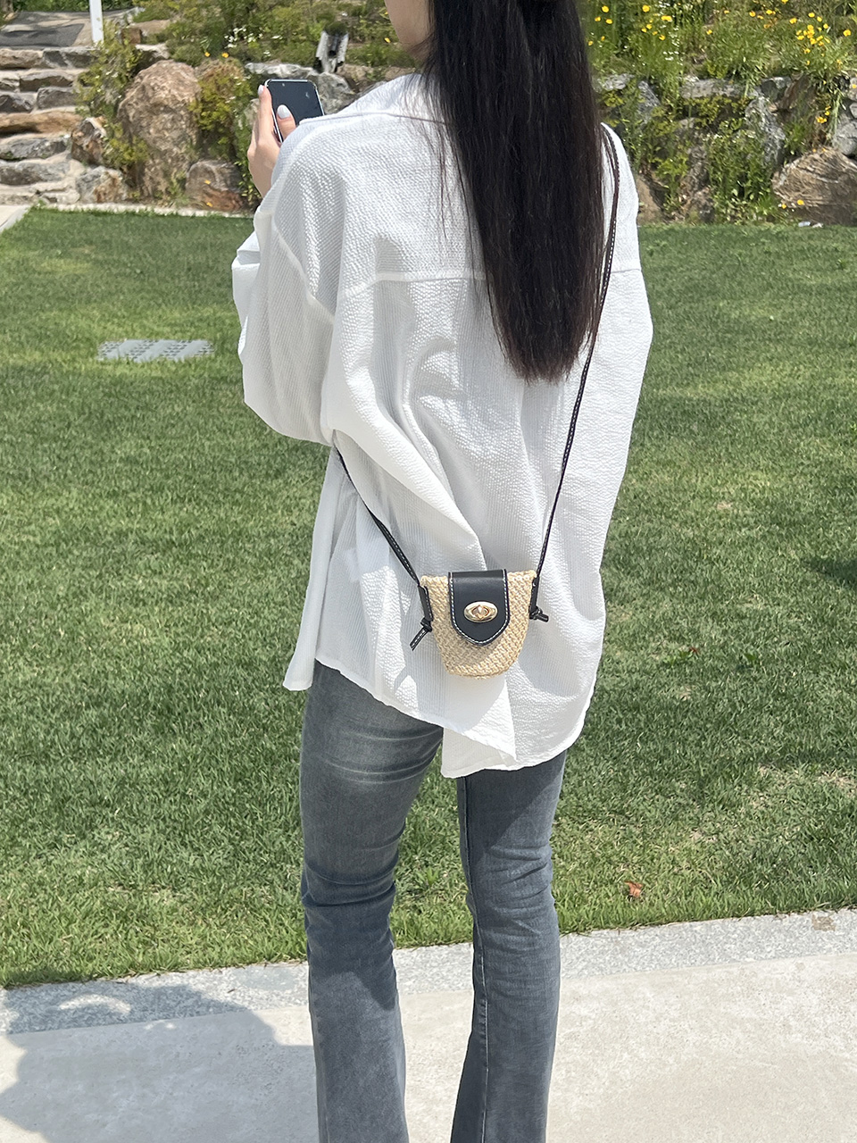 Rattan buckle mini shoulder bag (2 colors)
